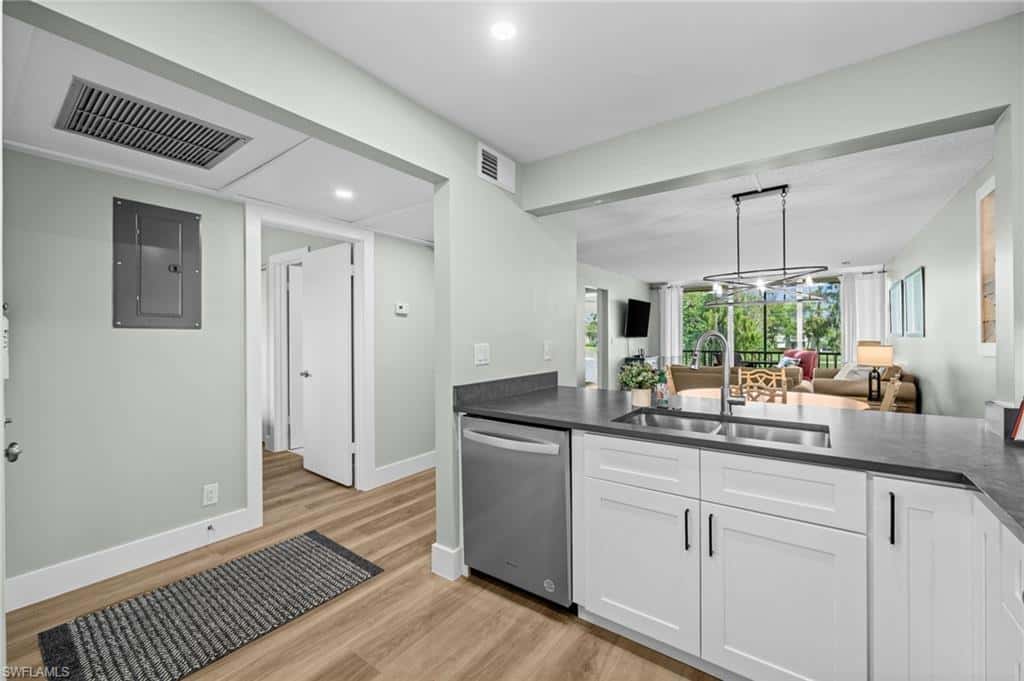 1084 Forest Lakes Dr #206, Naples, photo 9