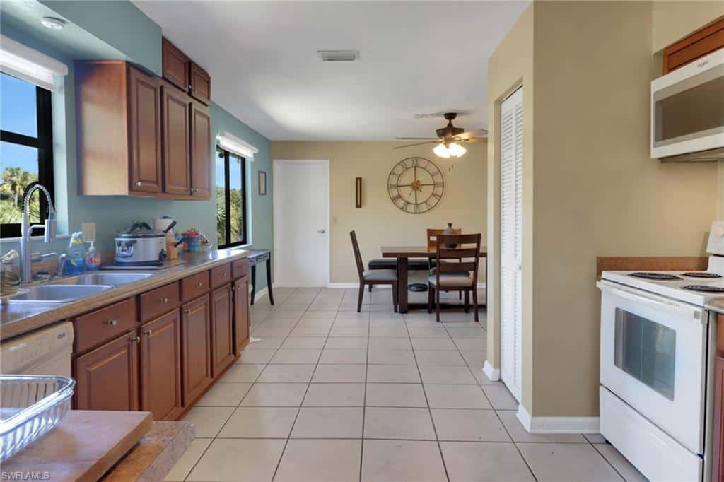 4764 Pembrooke Ln, Bonita Springs, photo 12