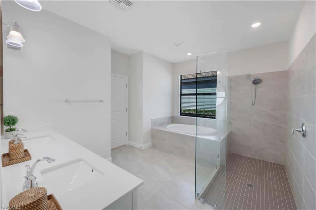 18315 Ridgeline Dr, Estero, photo 22