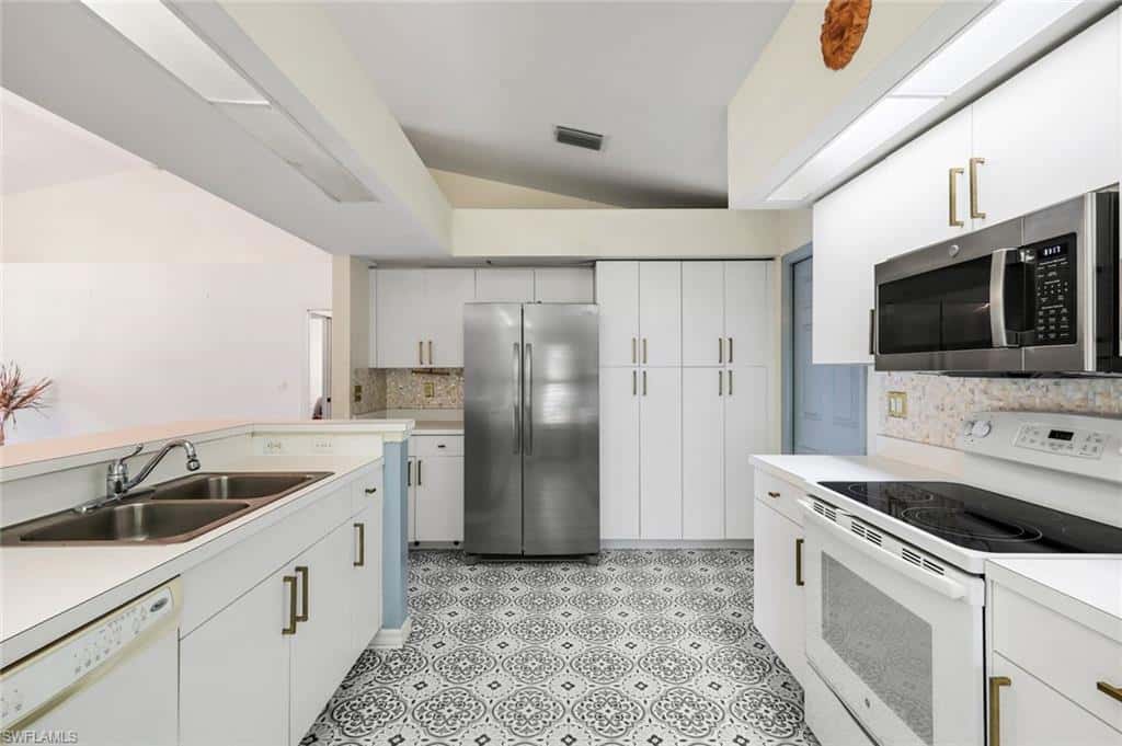 25168 Golf Lake Cir, Bonita Springs, photo 9