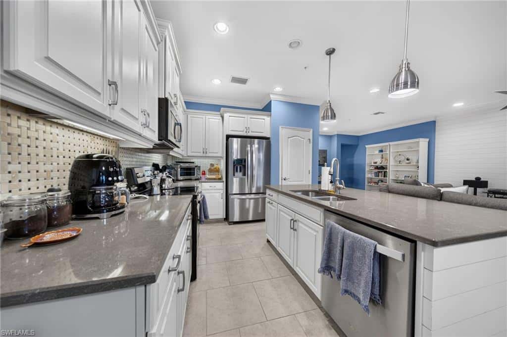6981 Avalon Cir #1207, Naples, photo 4