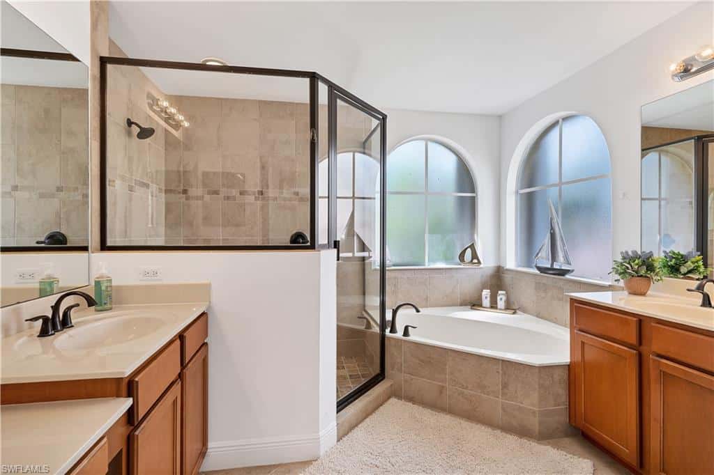 3582 Malagrotta Cir, Cape Coral, photo 13
