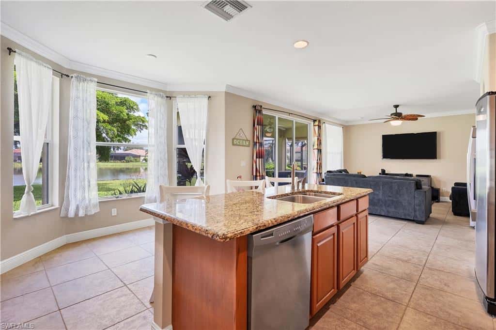 3582 Malagrotta Cir, Cape Coral, photo 8