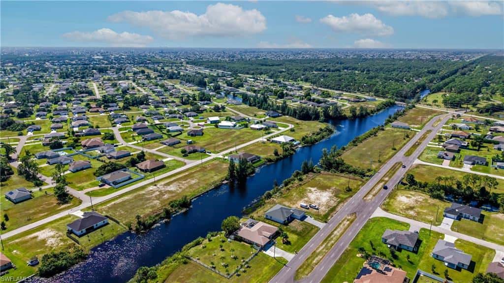 908 Vogiantzis Pkwy, Cape Coral, photo 56