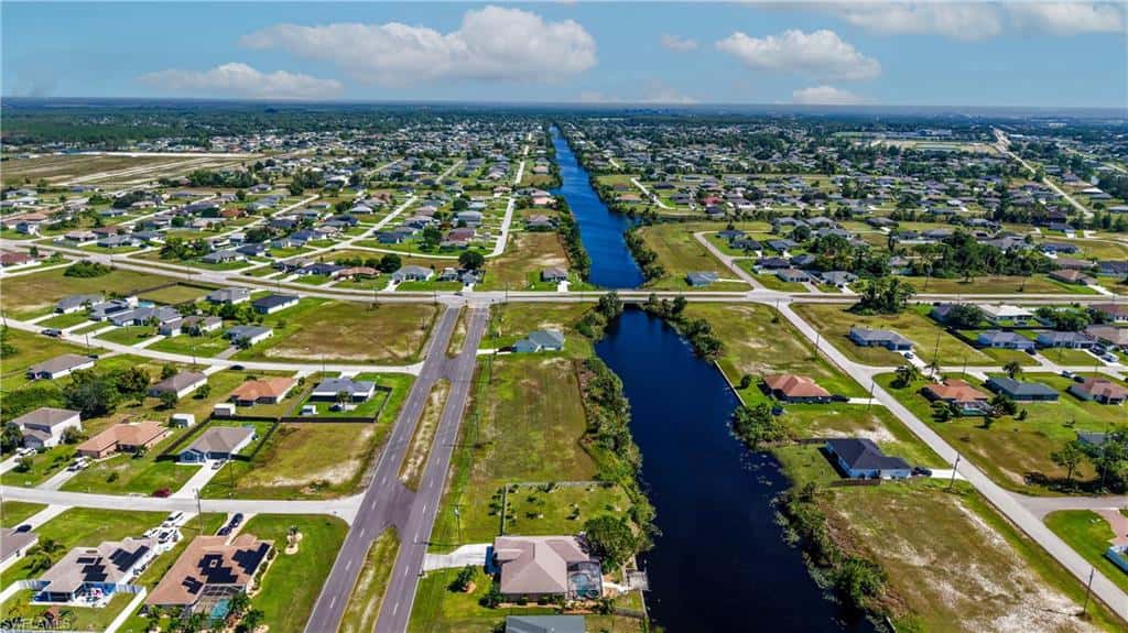 908 Vogiantzis Pkwy, Cape Coral, photo 53