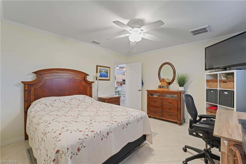 908 Vogiantzis Pkwy, Cape Coral, photo 22