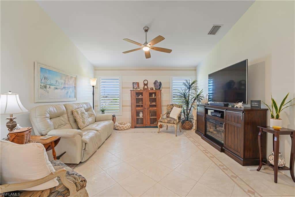 908 Vogiantzis Pkwy, Cape Coral, photo 7
