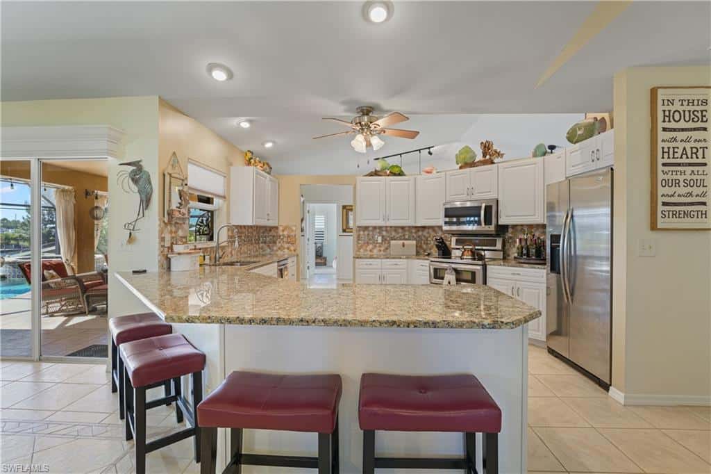 908 Vogiantzis Pkwy, Cape Coral, photo 10