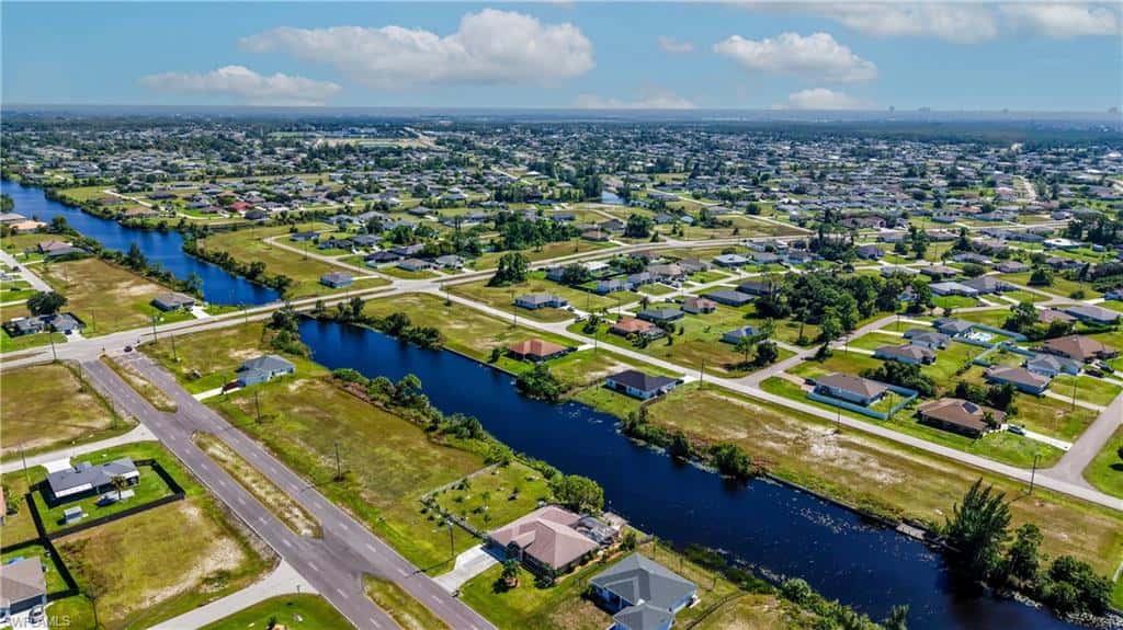 908 Vogiantzis Pkwy, Cape Coral, photo 54