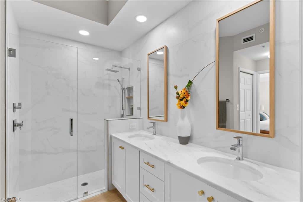 1960 Willow Bend Cir #102, Naples, photo 10