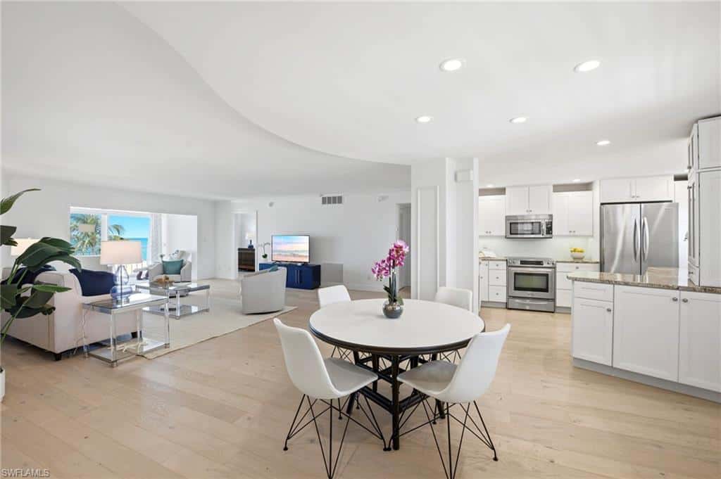 2401 Gulf Shore Blvd #52, Naples, photo 6
