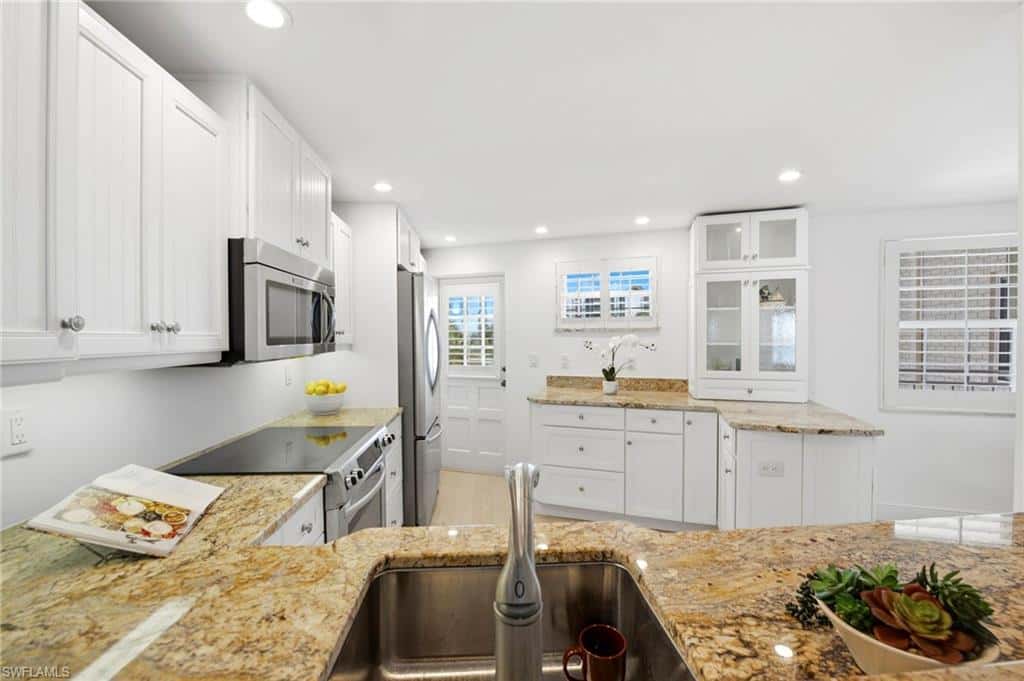 2401 Gulf Shore Blvd #52, Naples, photo 9
