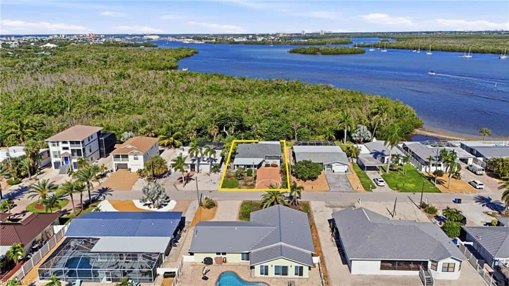 435 Donora Blvd, Fort Myers Beach, photo 9