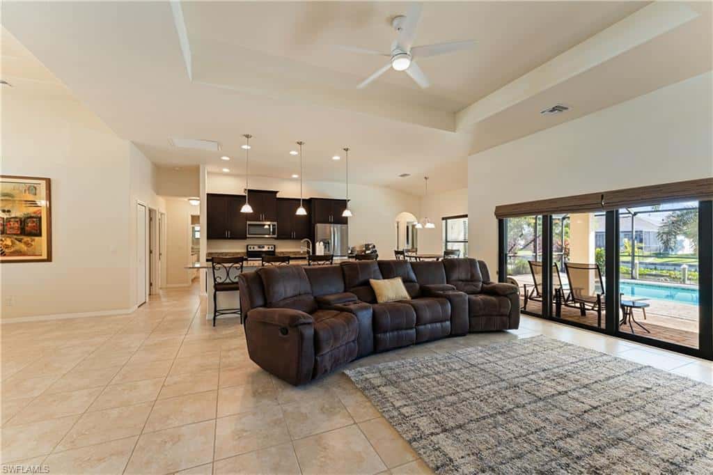 1426 12th Ter, Cape Coral, photo 5