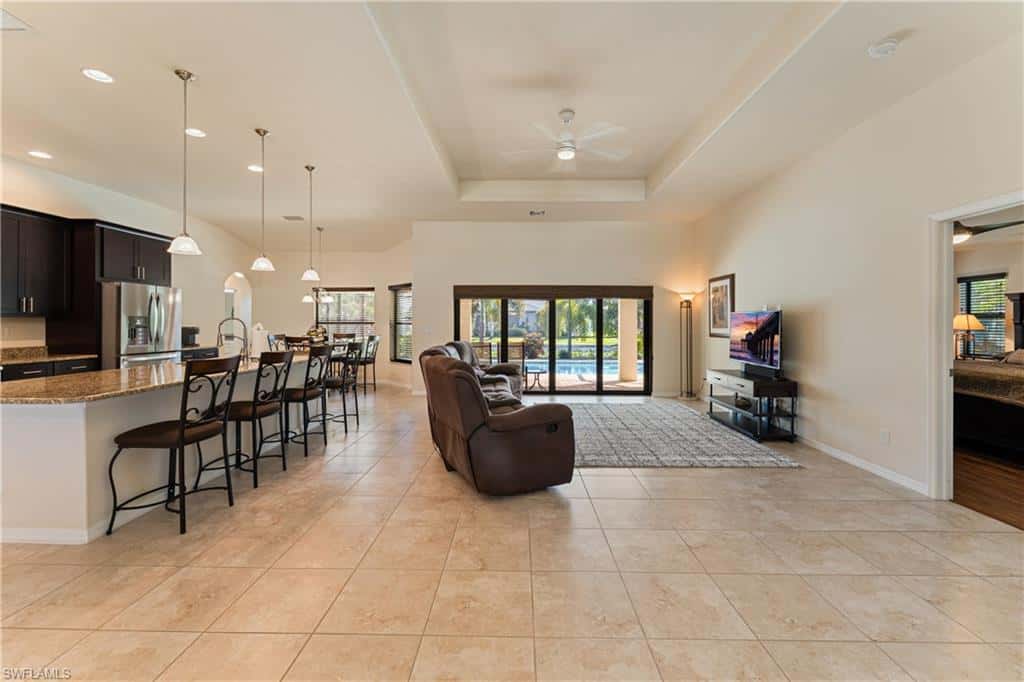 1426 12th Ter, Cape Coral, photo 4