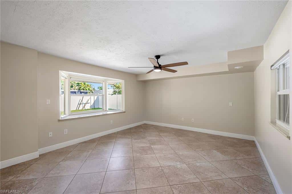 4690 Capri Dr, Naples, photo 6