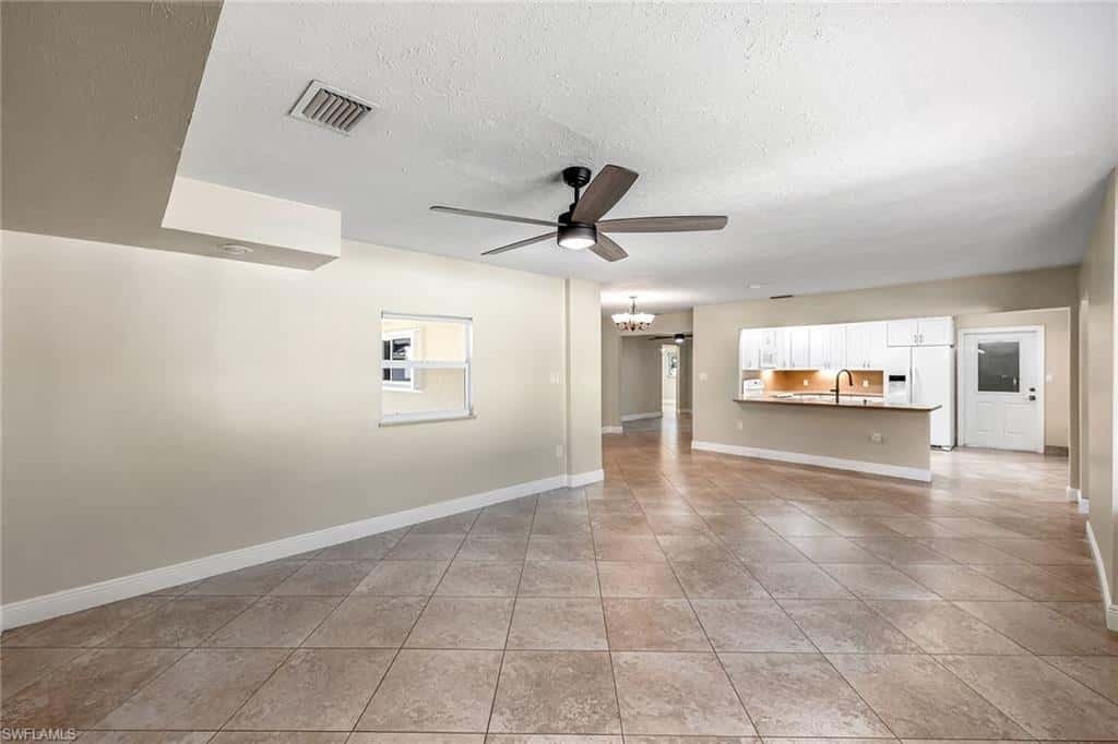 4690 Capri Dr, Naples, photo 12