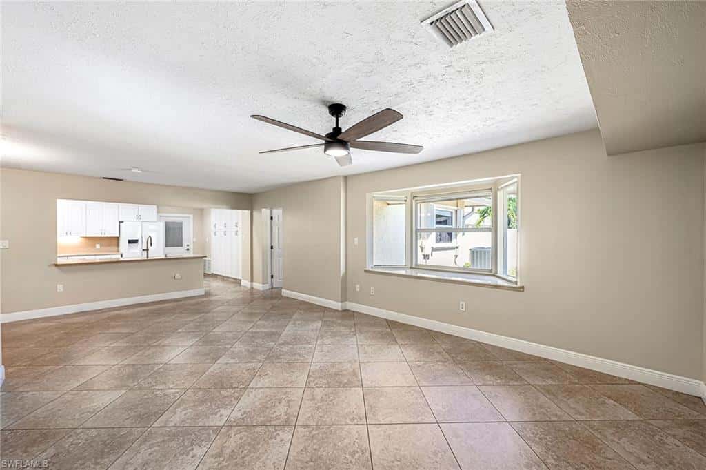 4690 Capri Dr, Naples, photo 7