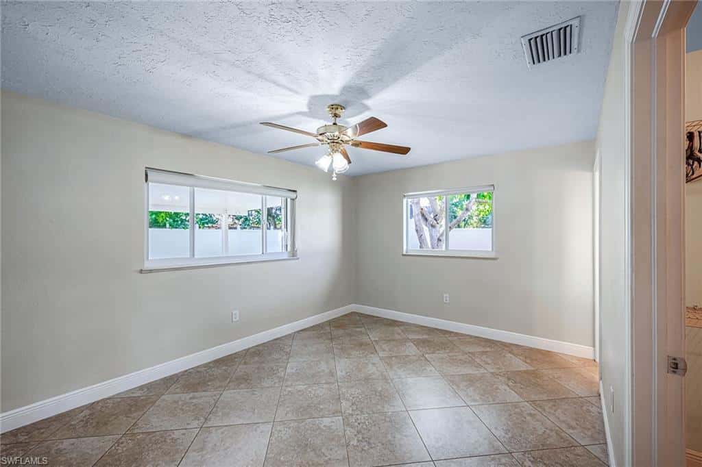 4690 Capri Dr, Naples, photo 15