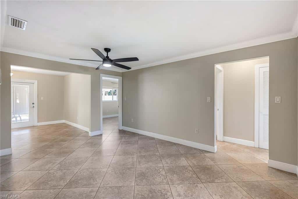 4690 Capri Dr, Naples, photo 4