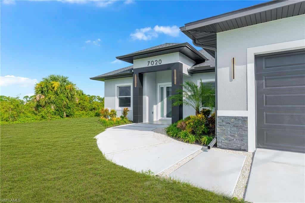 7020 Burma Cir, Labelle, photo 5