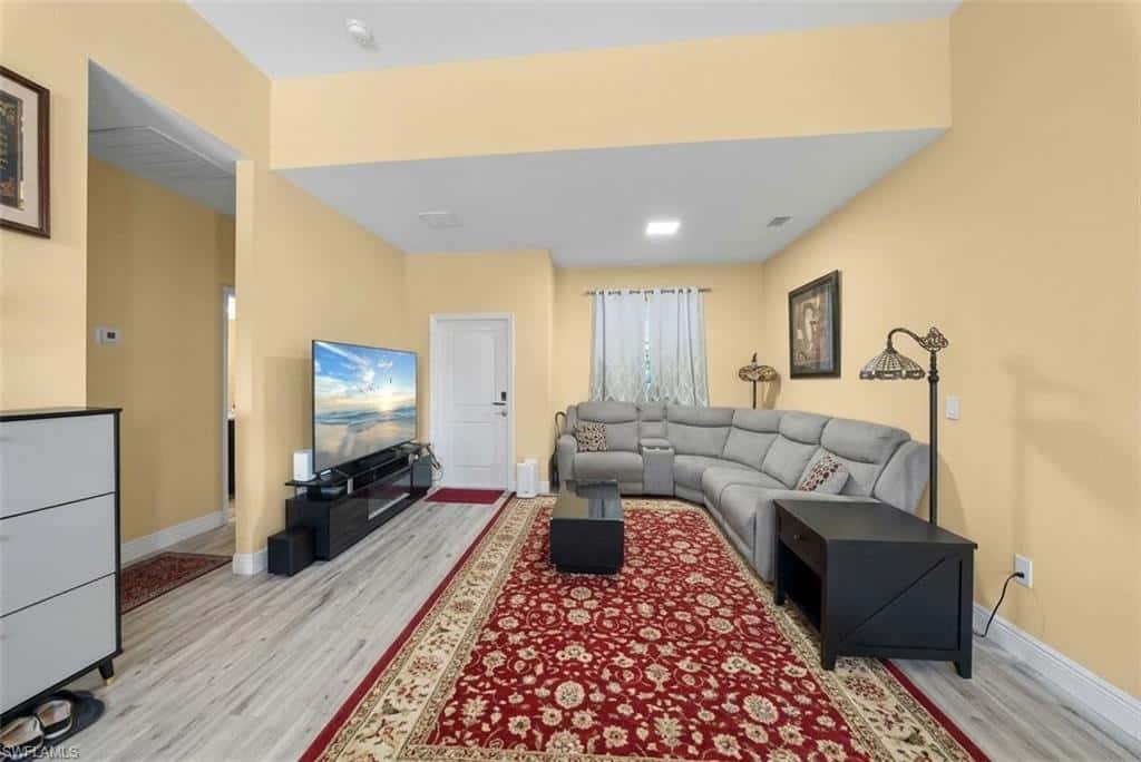 9084 Bryant Rd, Fort Myers, photo 5