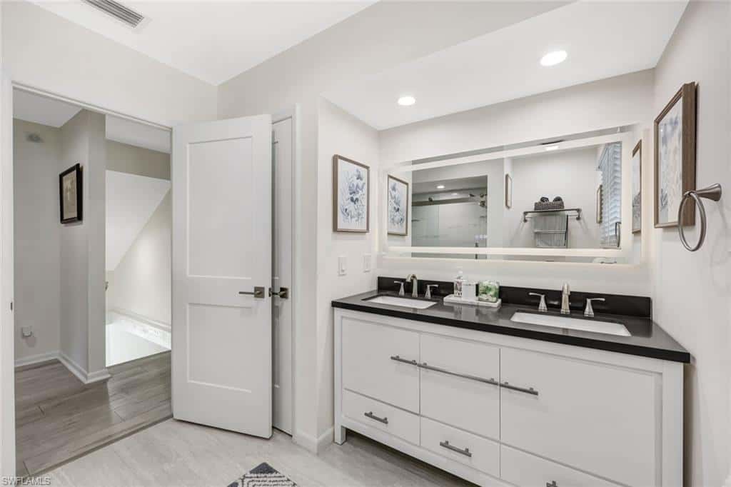 2061 Santa Barbara Blvd, Naples, photo 17