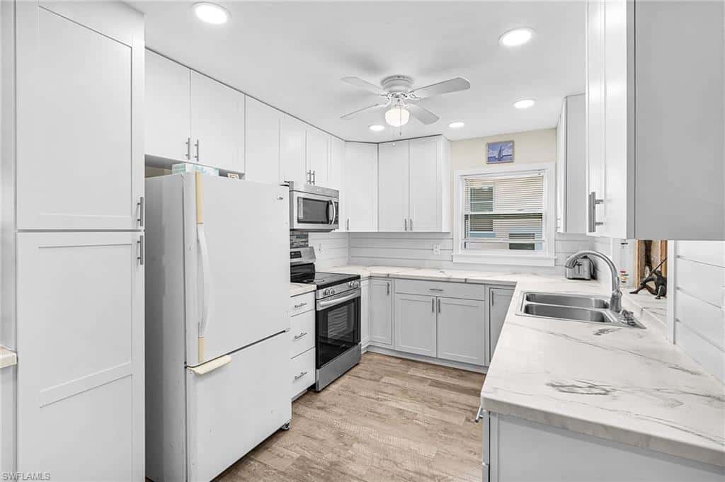 2355 Banana St, St. James City, photo 9