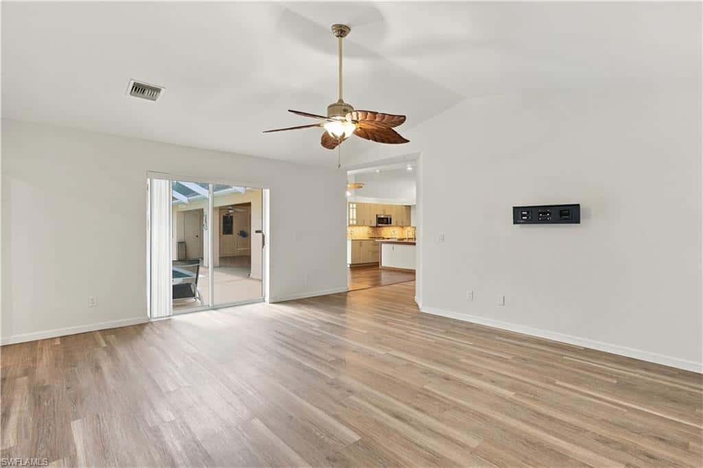 590 6th St, Naples, photo 17