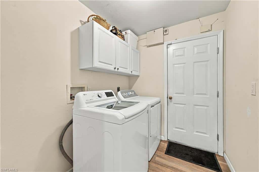 590 6th St, Naples, photo 32