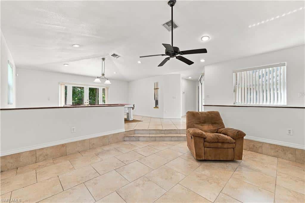 590 6th St, Naples, photo 18