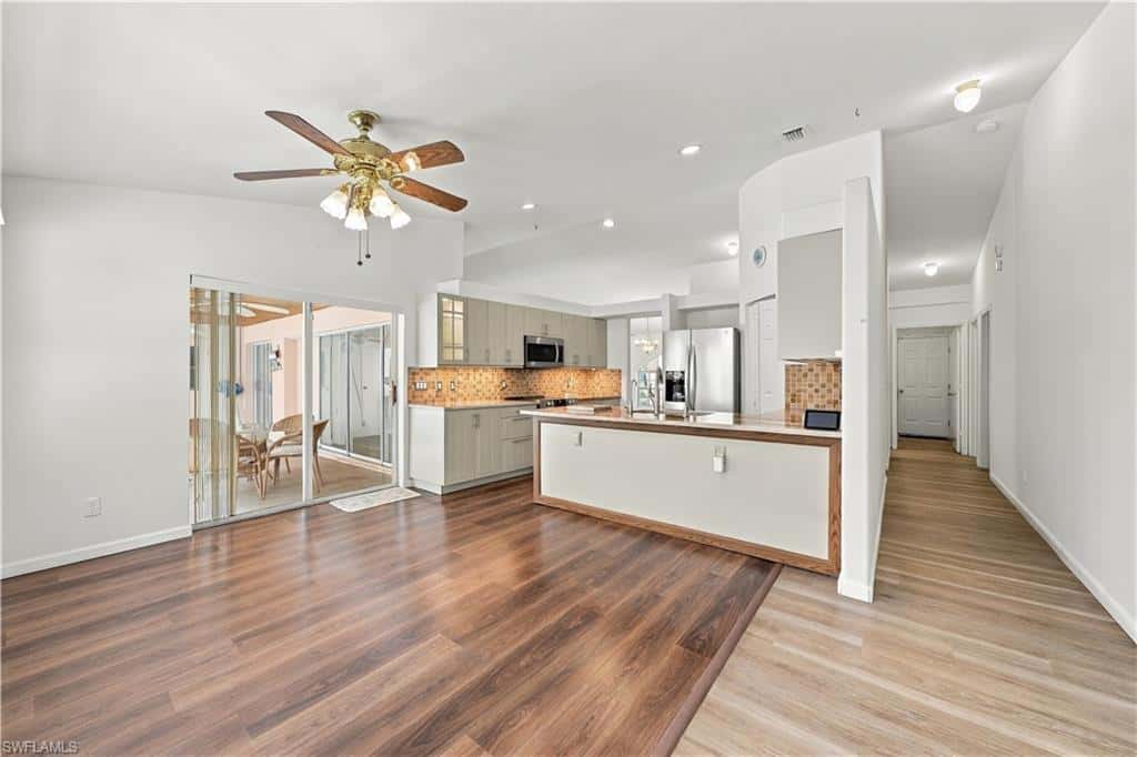 590 6th St, Naples, photo 11