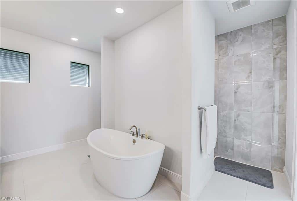 1806 39th Ter, Cape Coral, photo 41