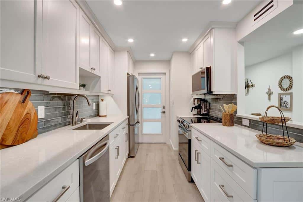 1300 Gulf Shore Blvd #110, Naples, photo 5