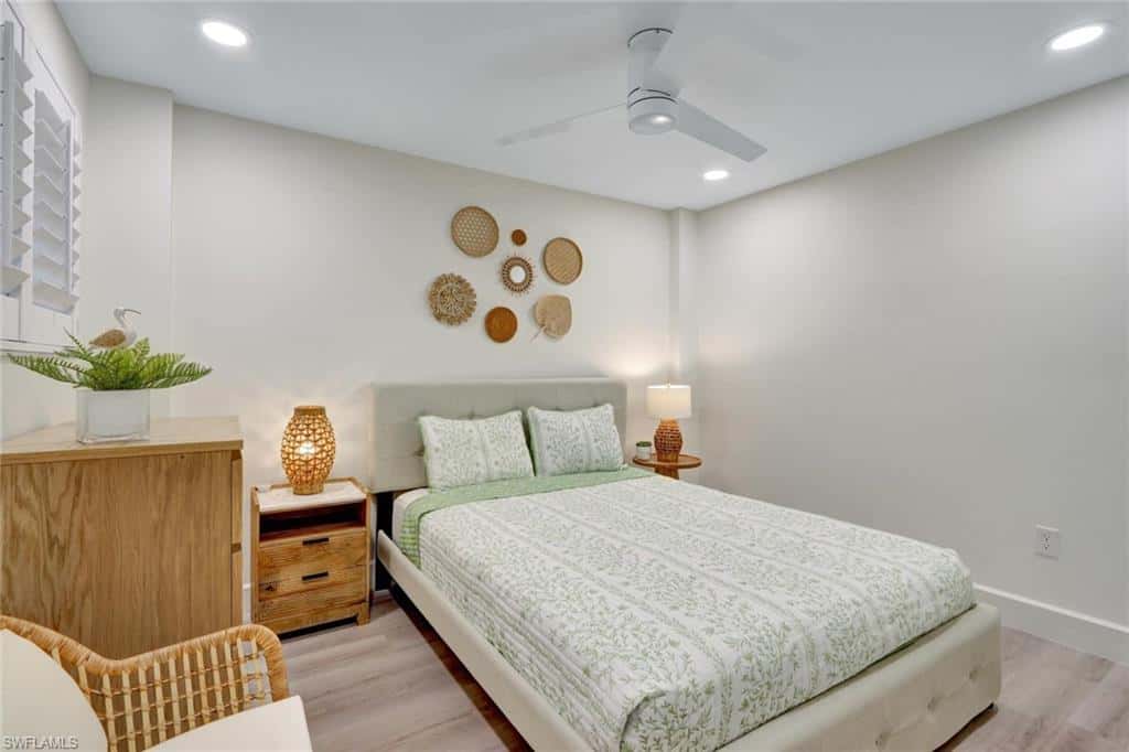 1300 Gulf Shore Blvd #110, Naples, photo 11
