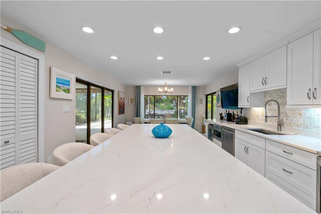7337 Lake Dr, Fort Myers, photo 13