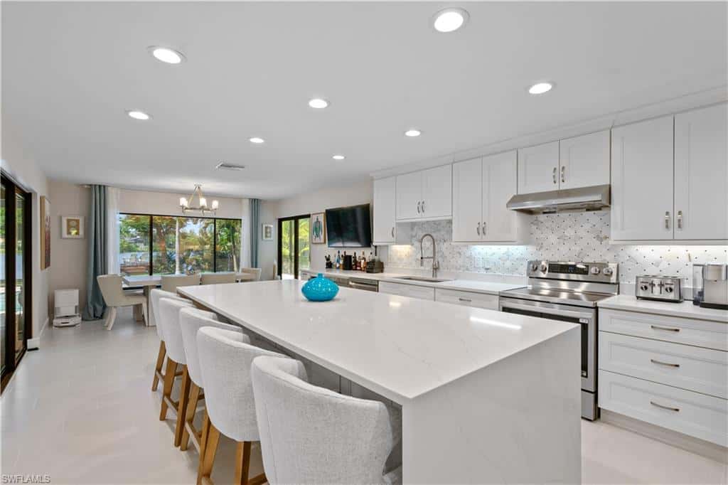 7337 Lake Dr, Fort Myers, photo 14