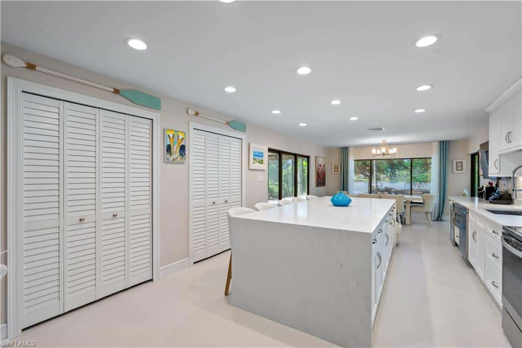 7337 Lake Dr, Fort Myers, photo 11