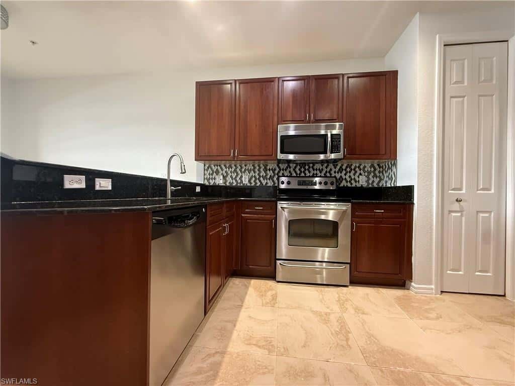 1370 Mariposa Cir #22105, Naples, photo 6