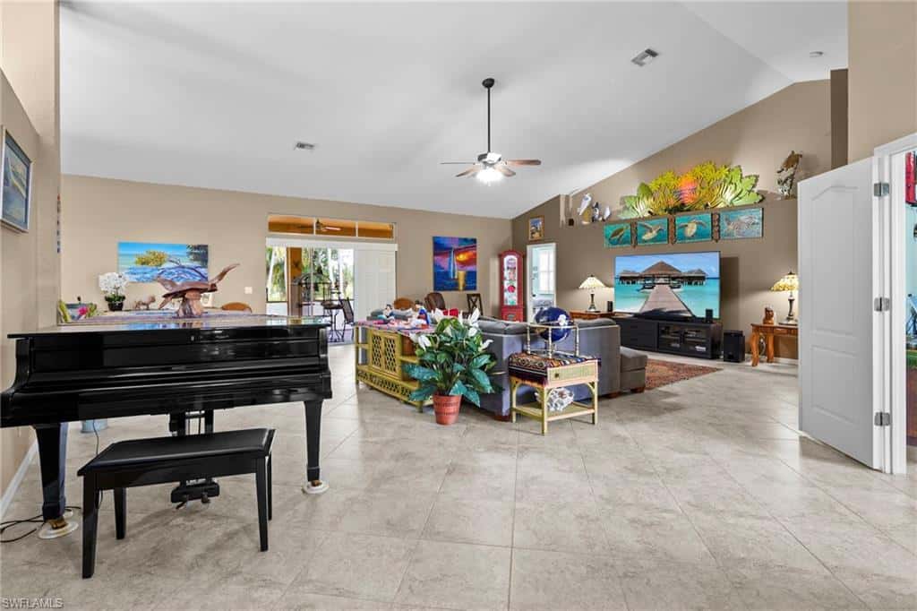 619 Parkdale Blvd, Lehigh Acres, photo 6