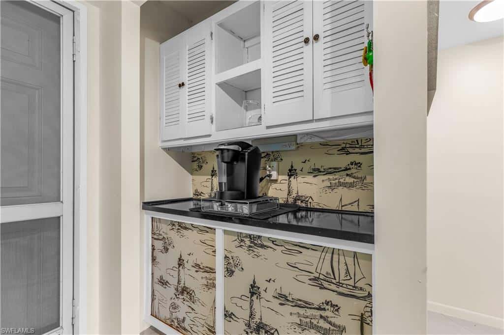 150 Turtle Lake Ct #307, Naples, photo 6