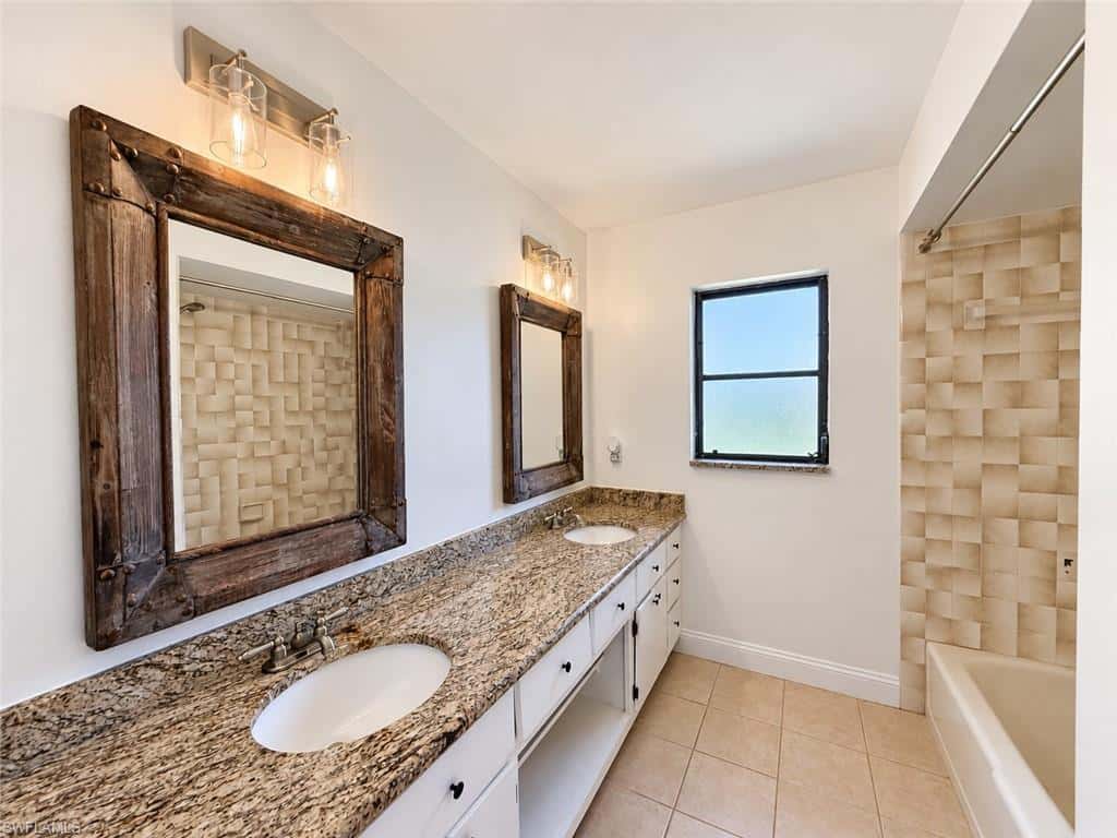 1089 Nottingham Dr, Naples, photo 17
