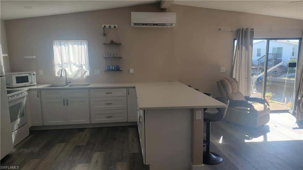 4701 Leilani Ln, Bonita Springs, photo 7