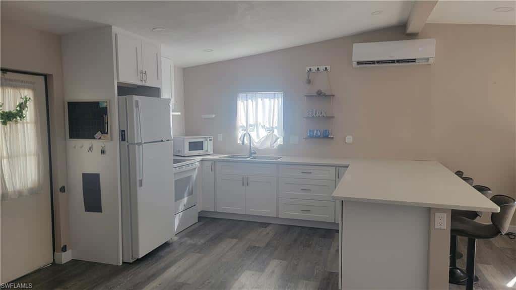 4701 Leilani Ln, Bonita Springs, photo 8
