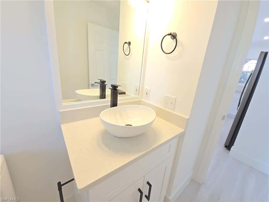 687 Grove Dr, Naples, photo 12