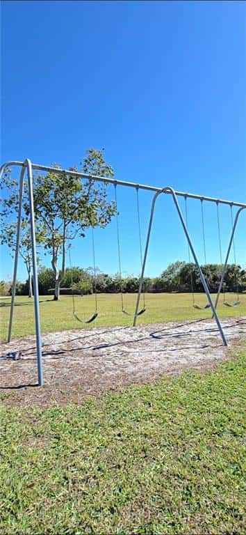 687 Grove Dr, Naples, photo 26