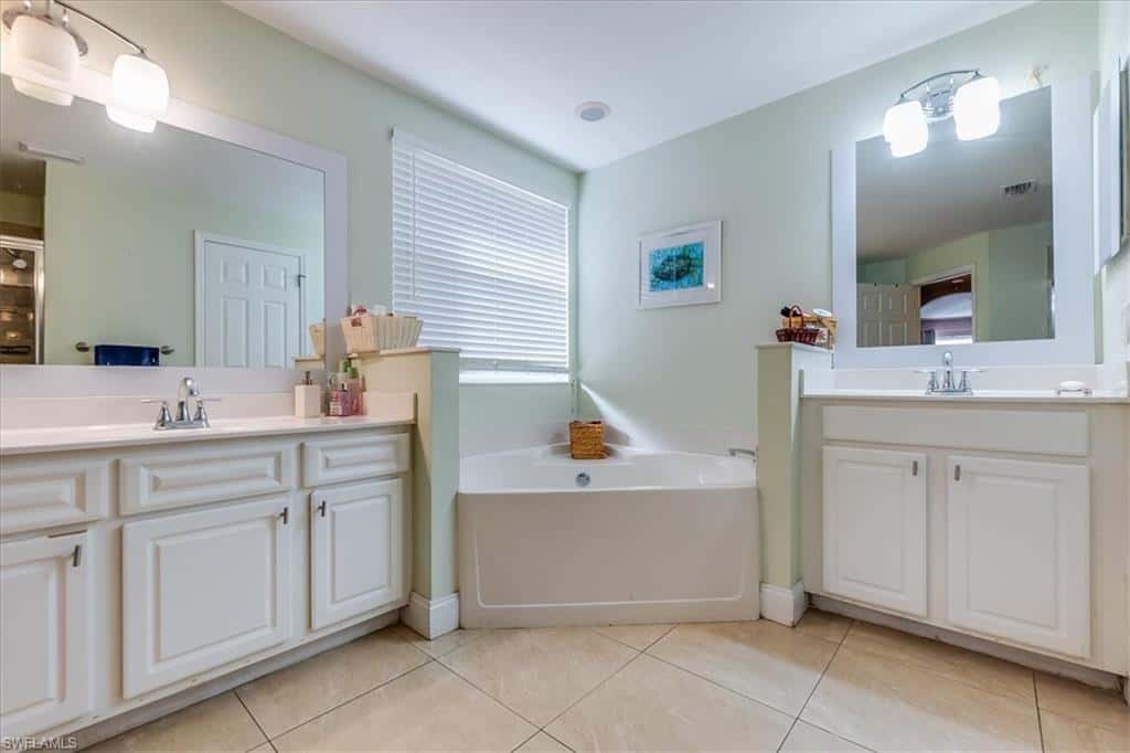 9230 Middle Oak Dr, Fort Myers, photo 13