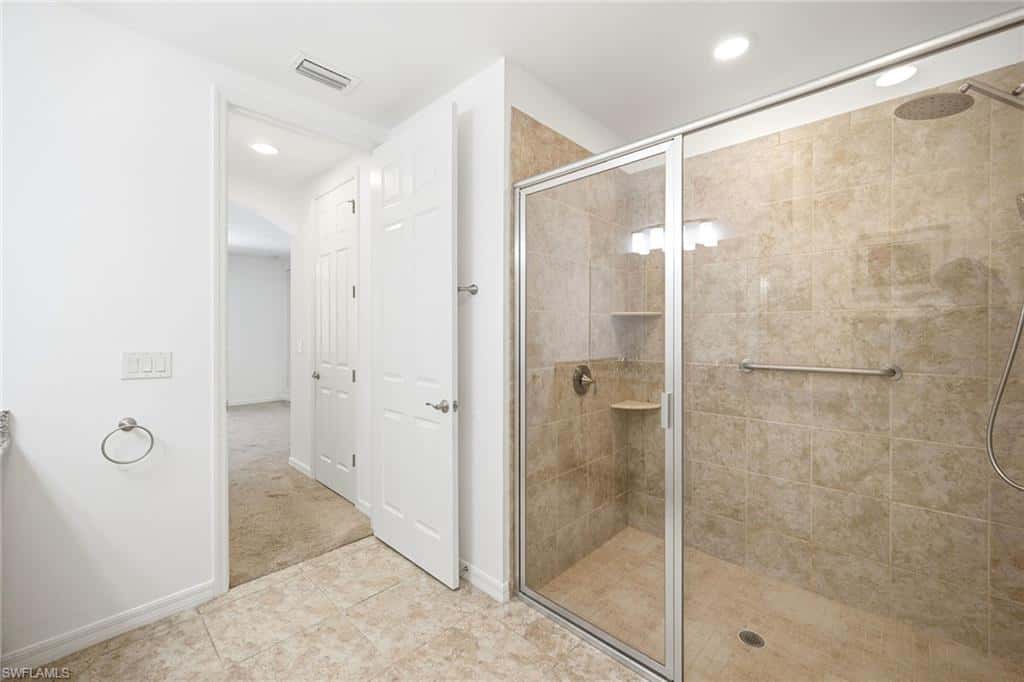 14943 Edgewater Cir, Naples, photo 12
