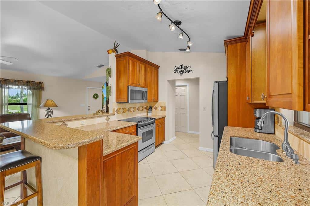 11553 Oakland Dr, Bokeelia, photo 12