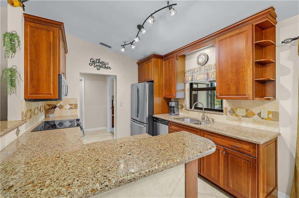 11553 Oakland Dr, Bokeelia, photo 10